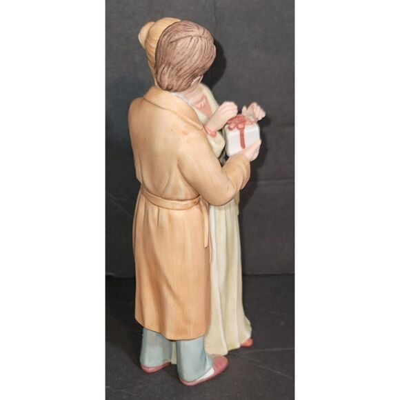 Vintage Enesco Treasured Memories Christmas Morning - Picture 5 of 7